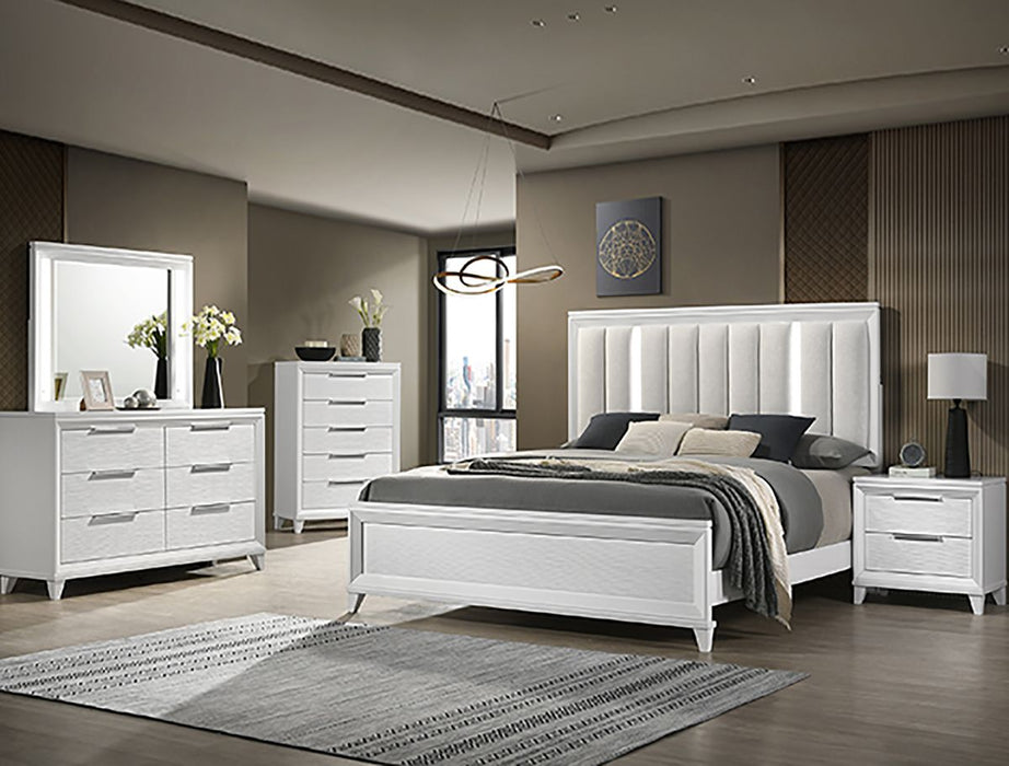 Crown Mark Furniture Cressida Queen Upholstered Panel Bed in White B7300-Q